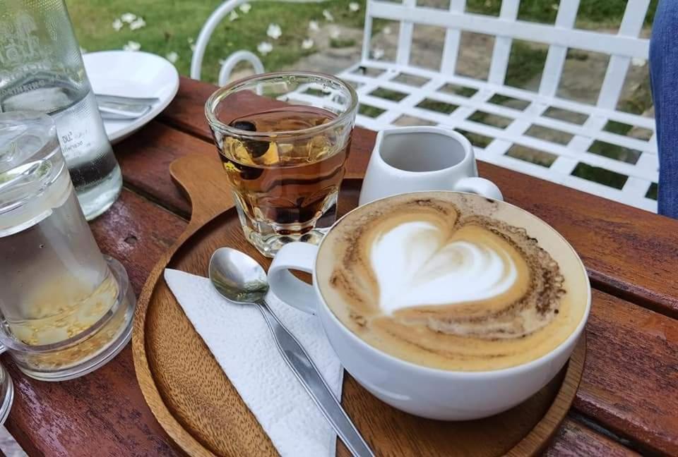 Je T'Aime Cafe & Villa 싱부리 외부 사진